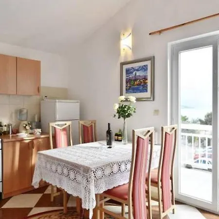 Apartman In With Sea View, Balcony, Air Conditioning, Wifi 5063-2 *