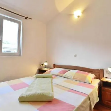 In With Sea View, Balcony, Air Conditioning, Wifi 5063-2 Duće