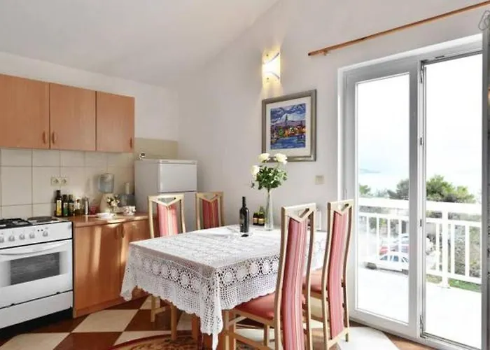 شقة In With Sea View, Balcony, Air Conditioning, Wifi 5063-2 *