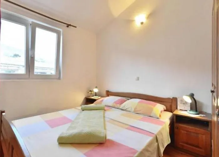 In With Sea View, Balcony, Air Conditioning, Wifi 5063-2 Duće